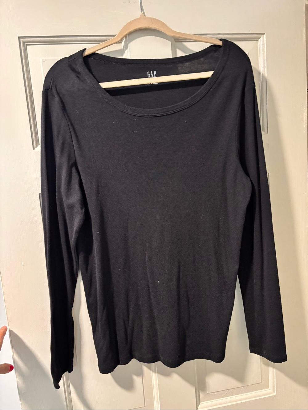 GAP Women's Black Long Sleeve Scoop Neck Top